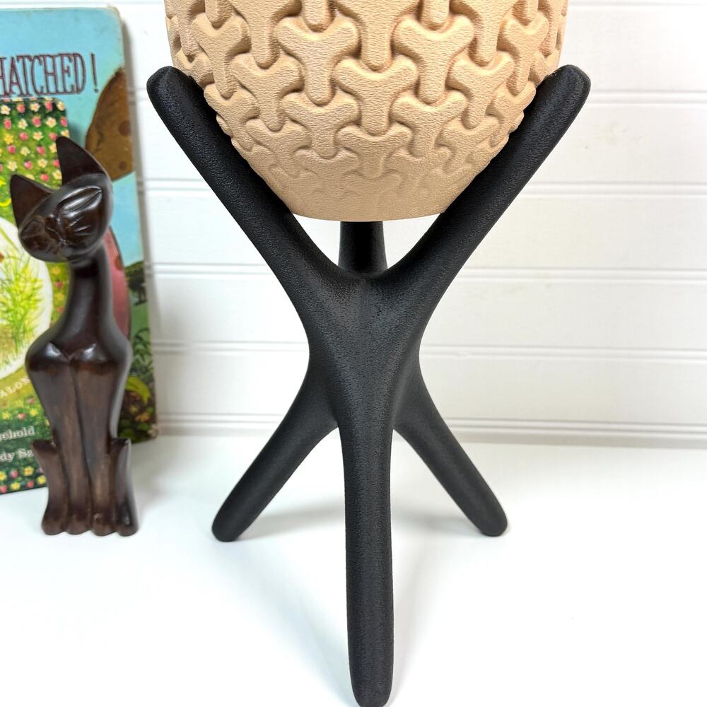 Triova Cachepot, Indoor Tabletop Planter Pot, No Drainage Holes, Elevated Design - Picture 3 of 13